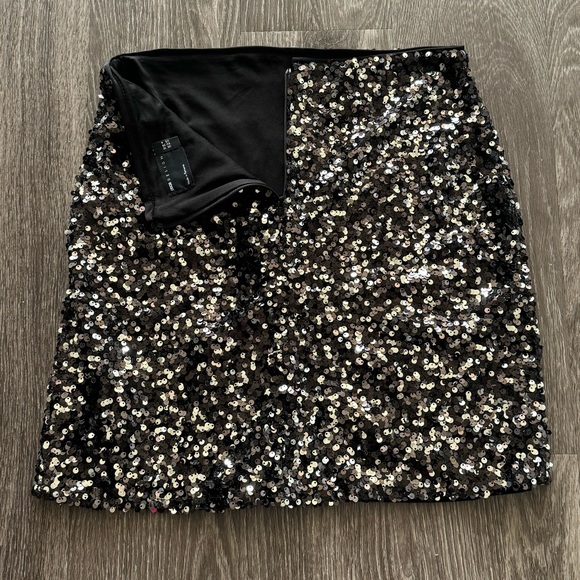 ASOS DESIGN Sequin Mini Skirt - Picture 2 of 5